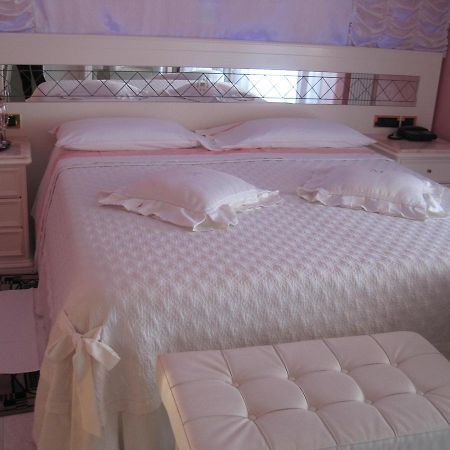 Hotel Matilde Марина-ді-Масса Екстер'єр фото