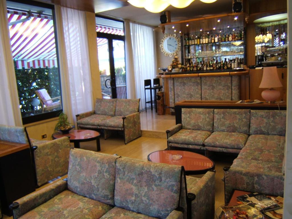 Hotel Matilde Марина-ді-Масса Екстер'єр фото