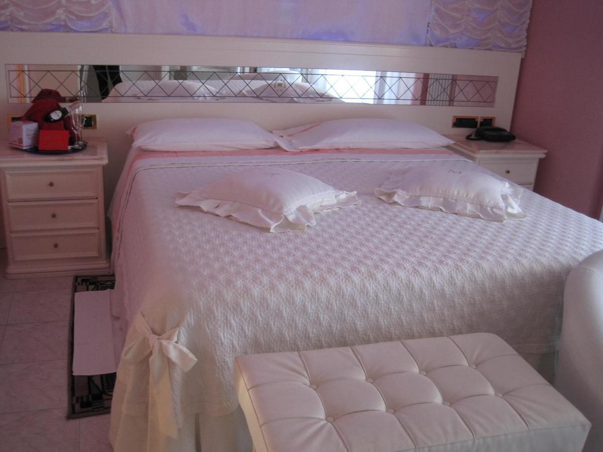 Hotel Matilde Марина-ді-Масса Екстер'єр фото
