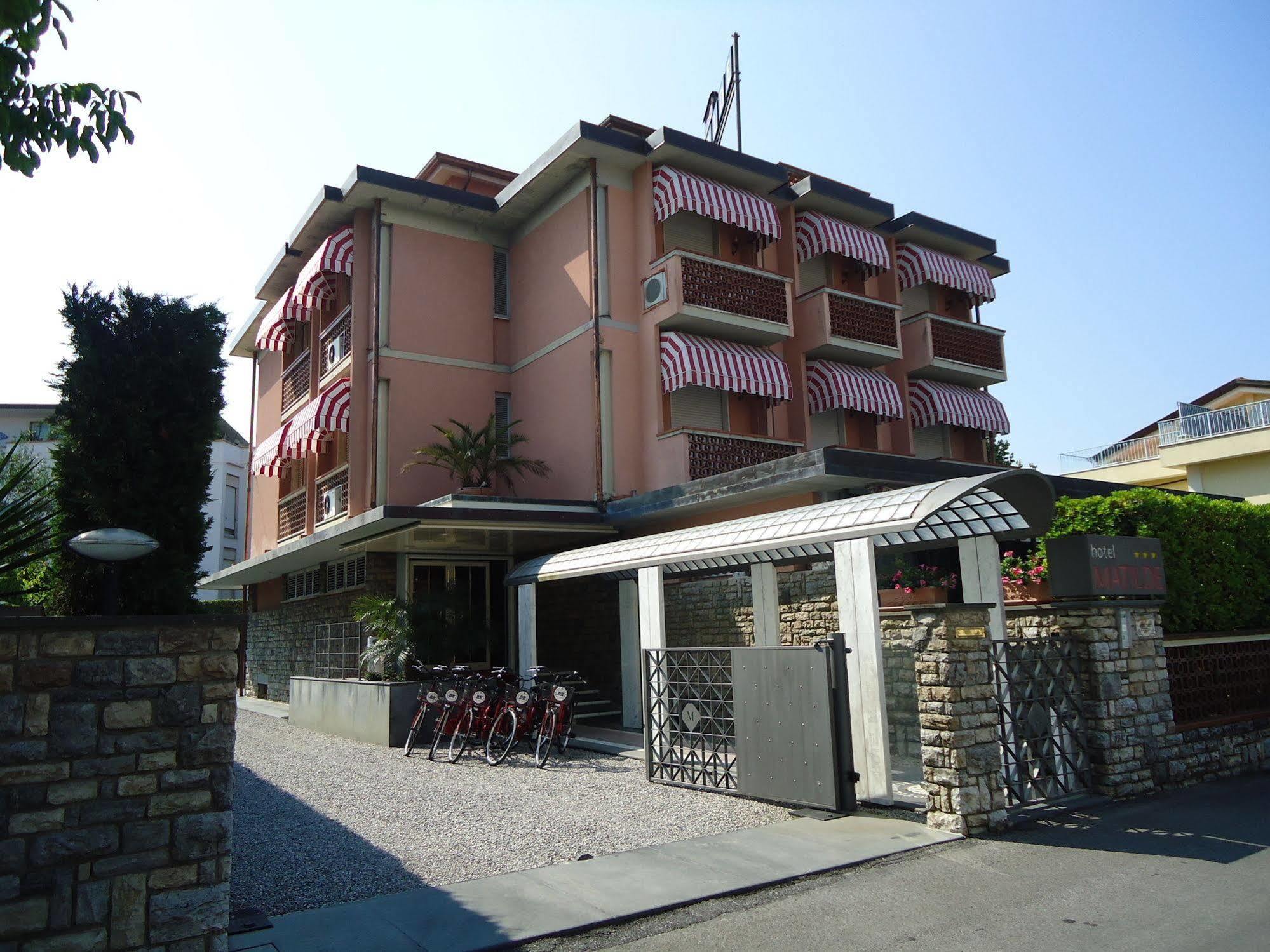 Hotel Matilde Марина-ді-Масса Екстер'єр фото